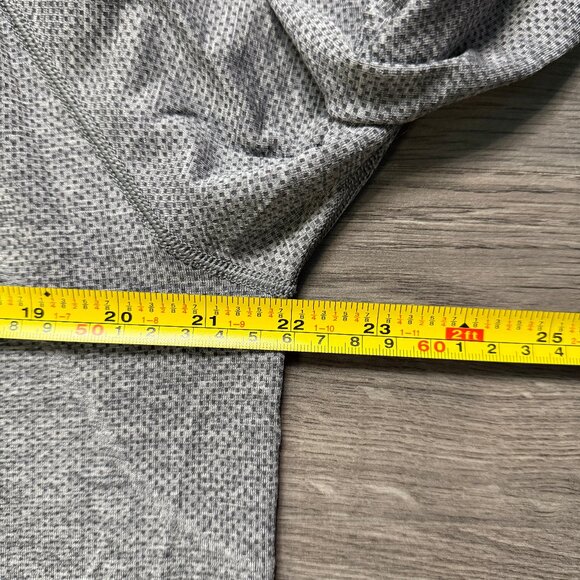 Lululemon Men's Metal Vent Tech 1/2 Zip - Grey - Picture 7 of 8